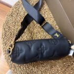 کیف گلدوزی LV