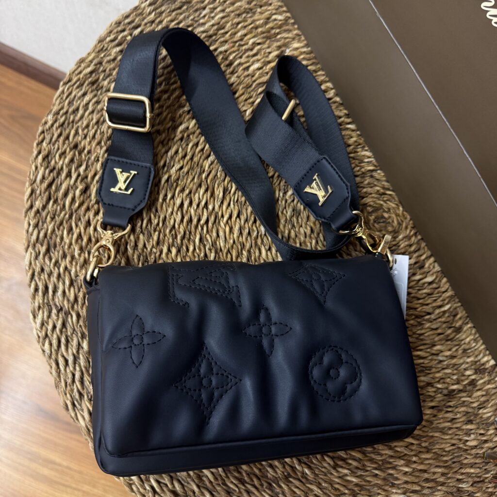کیف گلدوزی LV