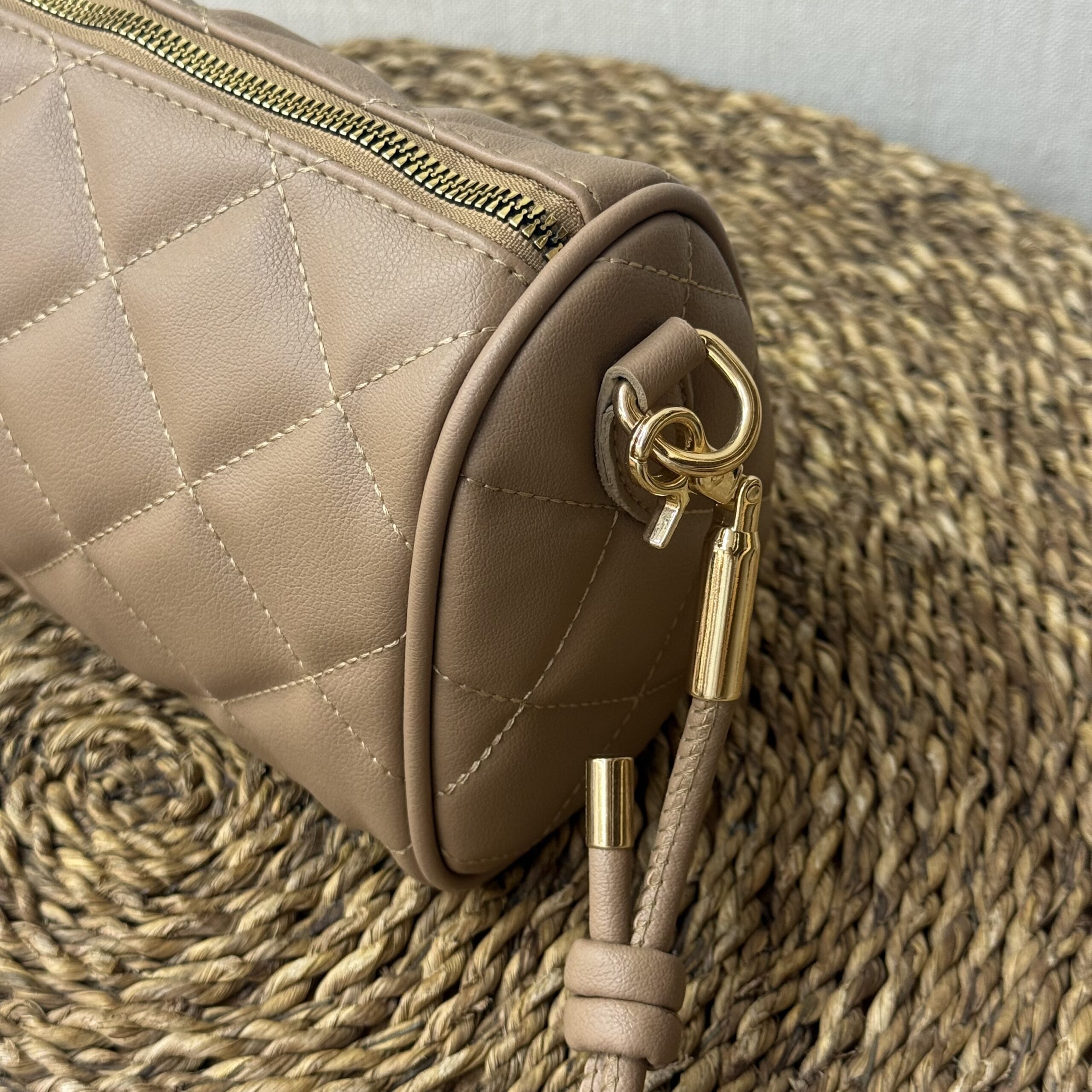 کیف گلدوزی شنل